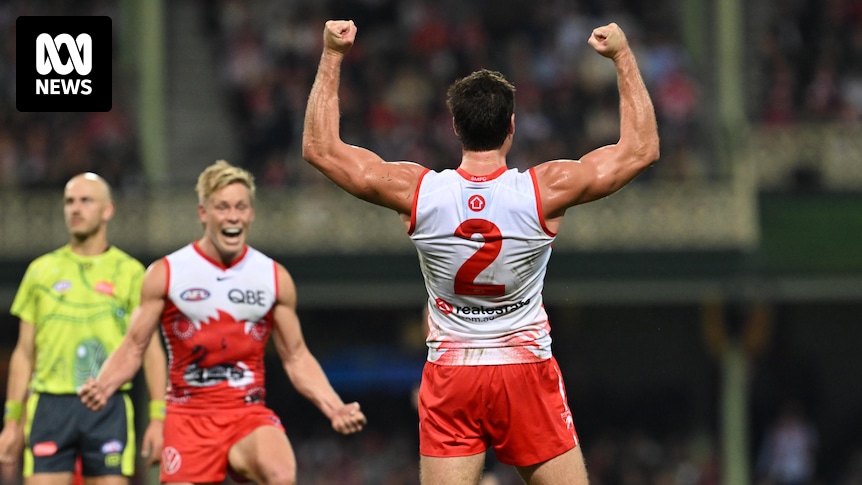 Live: Ladder-leading Swans hunting another win against resurgent Bulldogs seeking three in a row