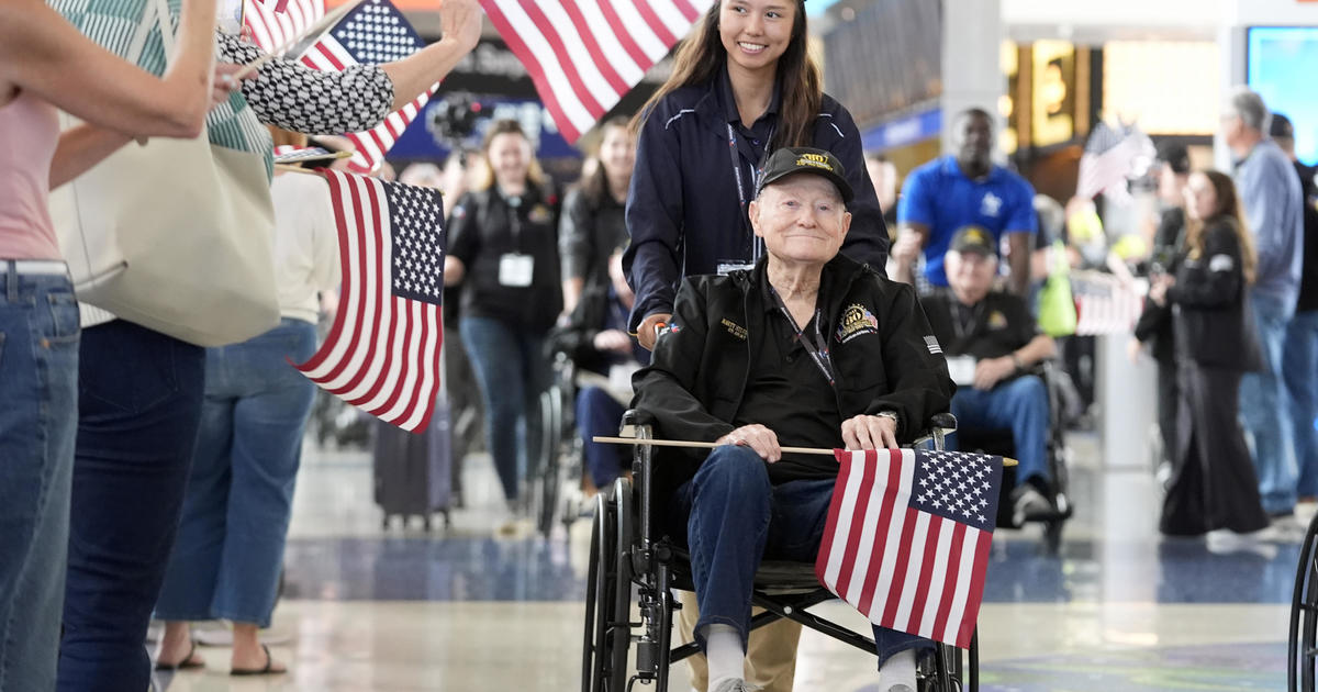 World War II veterans travel to France to commemorate 80th anniversary of D-Day