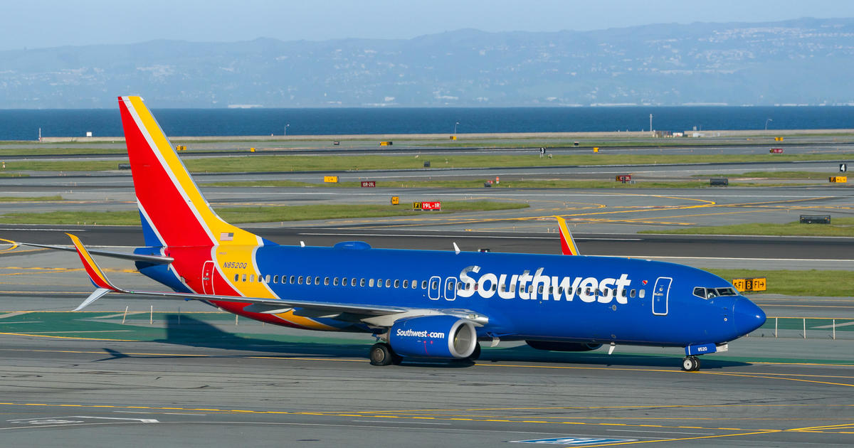 FAA investigating Southwest flight that dropped within a few hundred feet over the ocean in Hawaii