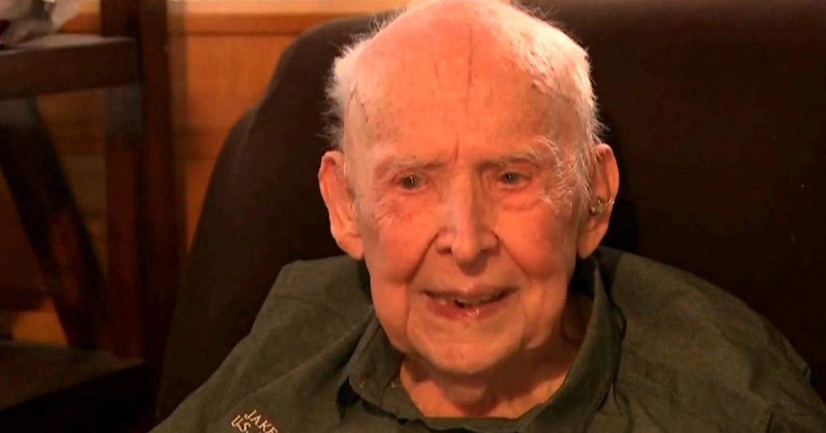 101-year-old WWII vet who helped type up D-Day plans returns to Normandy