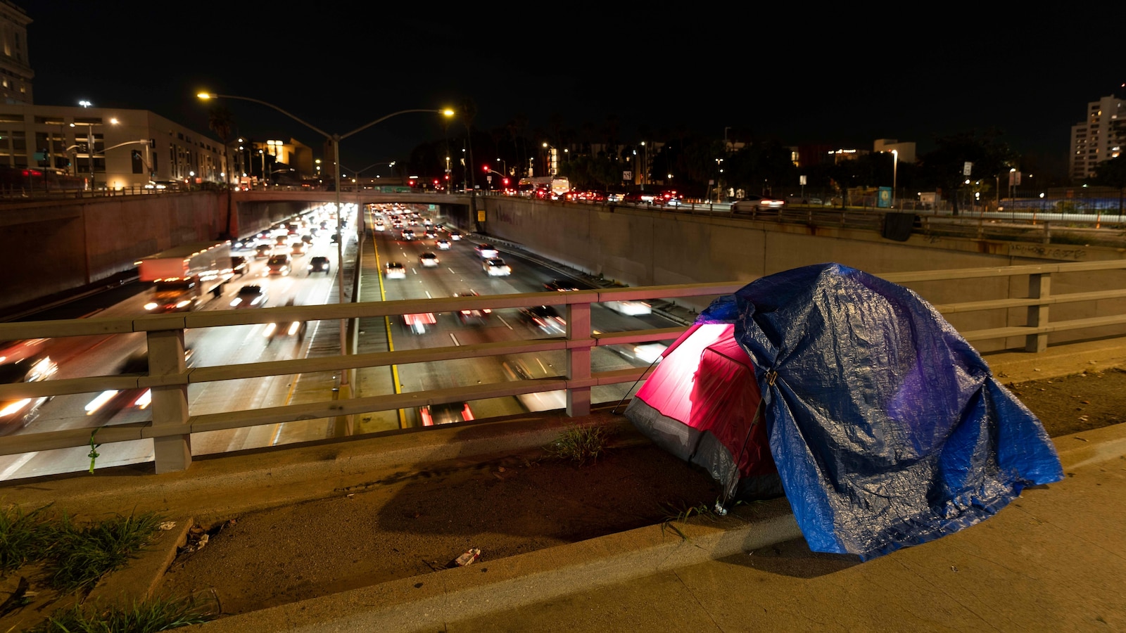 Can tech help solve the Los Angeles homeless crisis? Finding shelter may someday be a click away