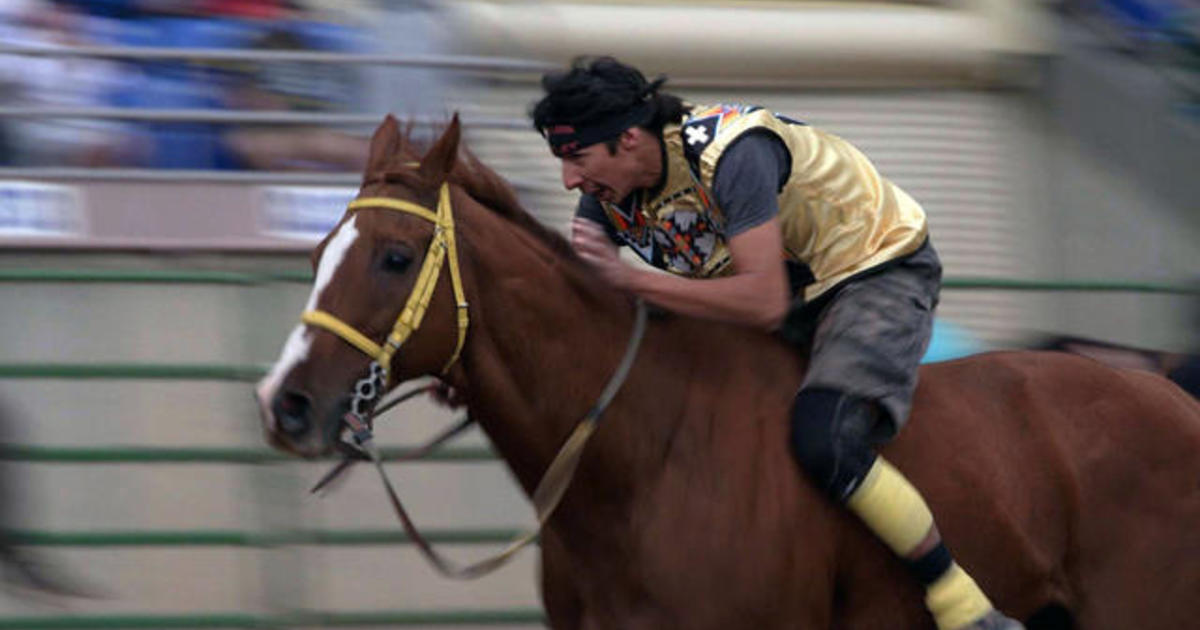 Indian Relay horse race dubbed “America’s original extreme sport” | 60 Minutes