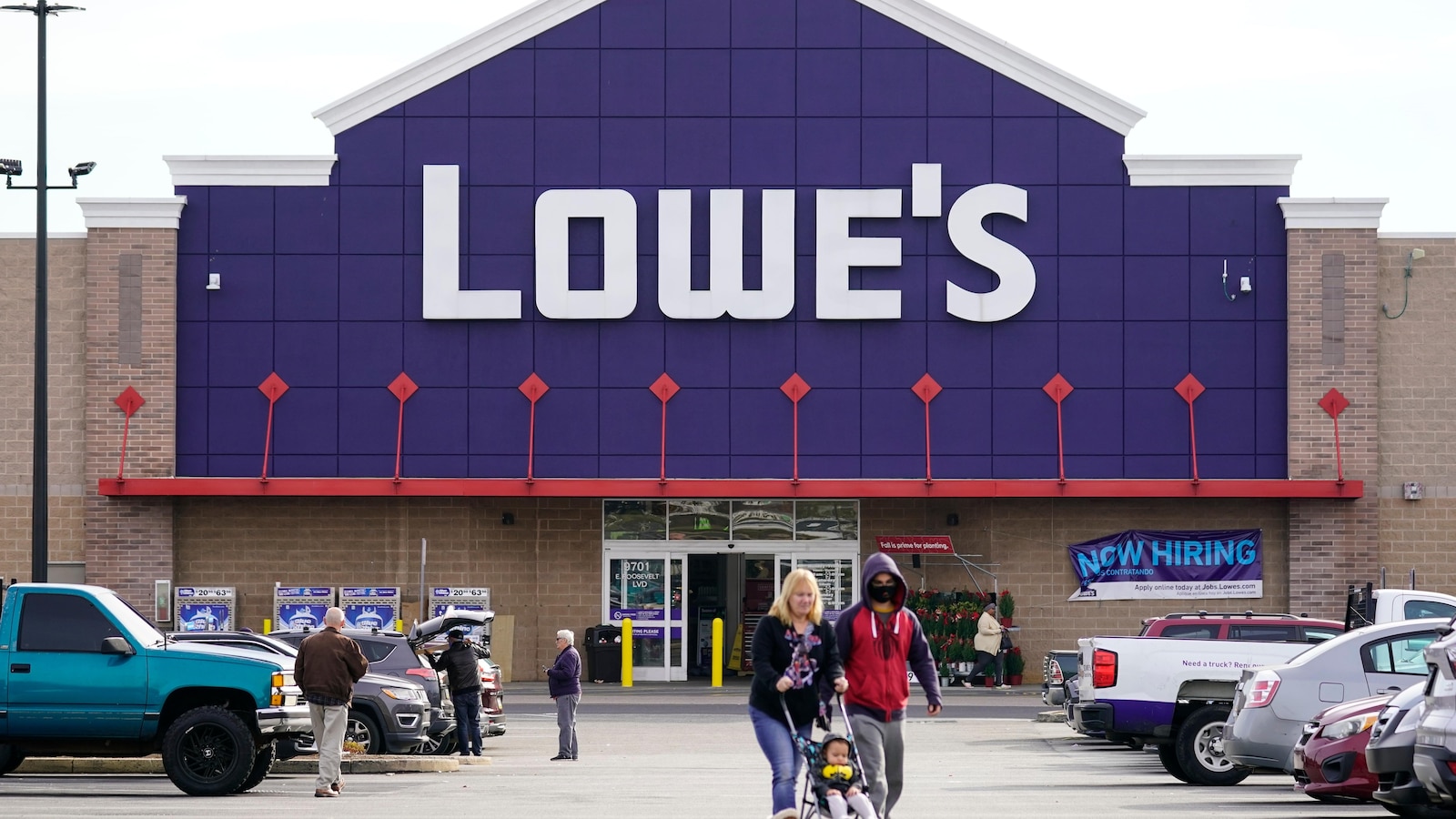 Lowe’s changes some DEI policies amid legal attacks on diversity programs and activist pressure