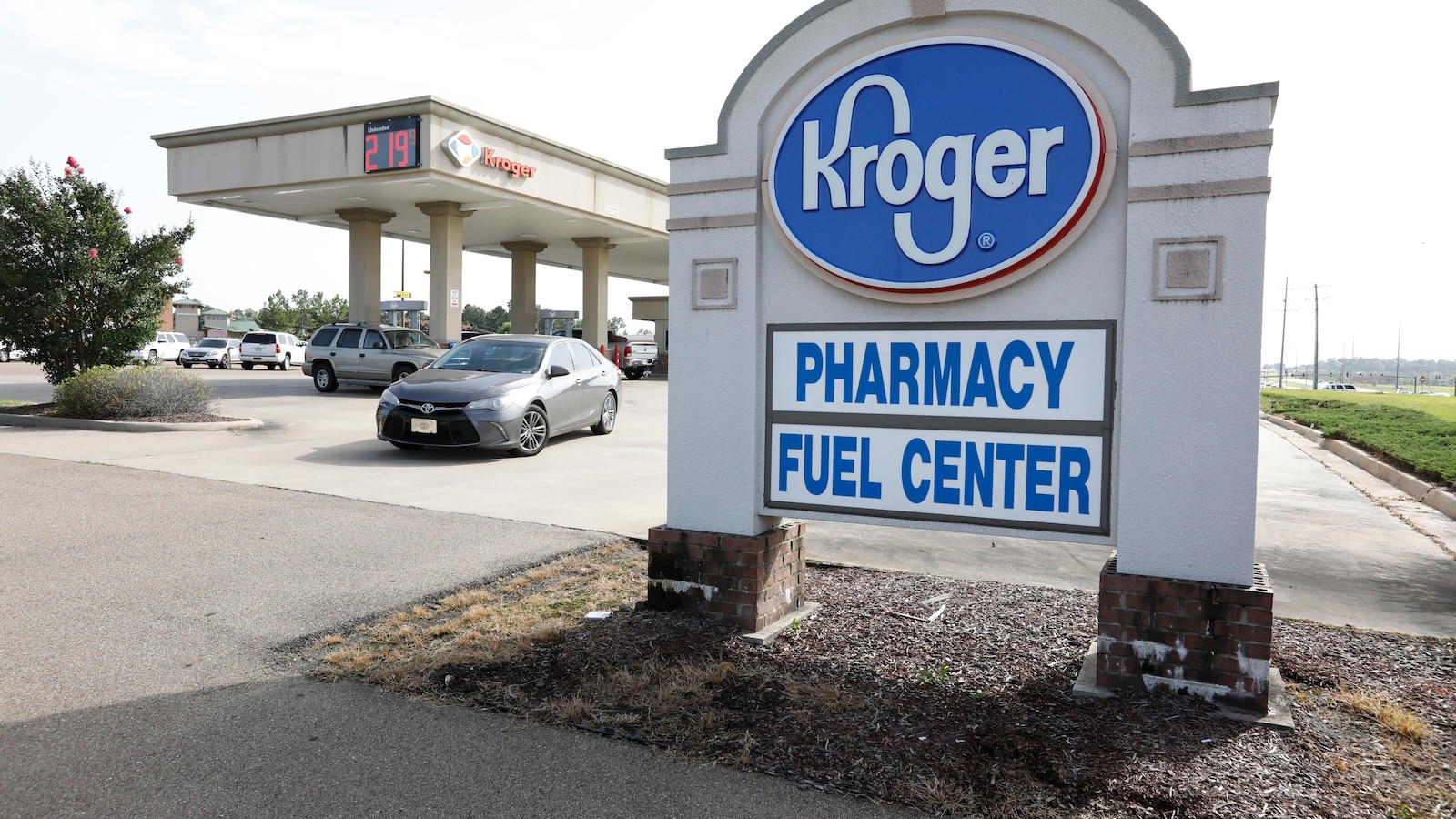 Kroger and Albertsons head to court to defend merger plan against US regulators’ objections