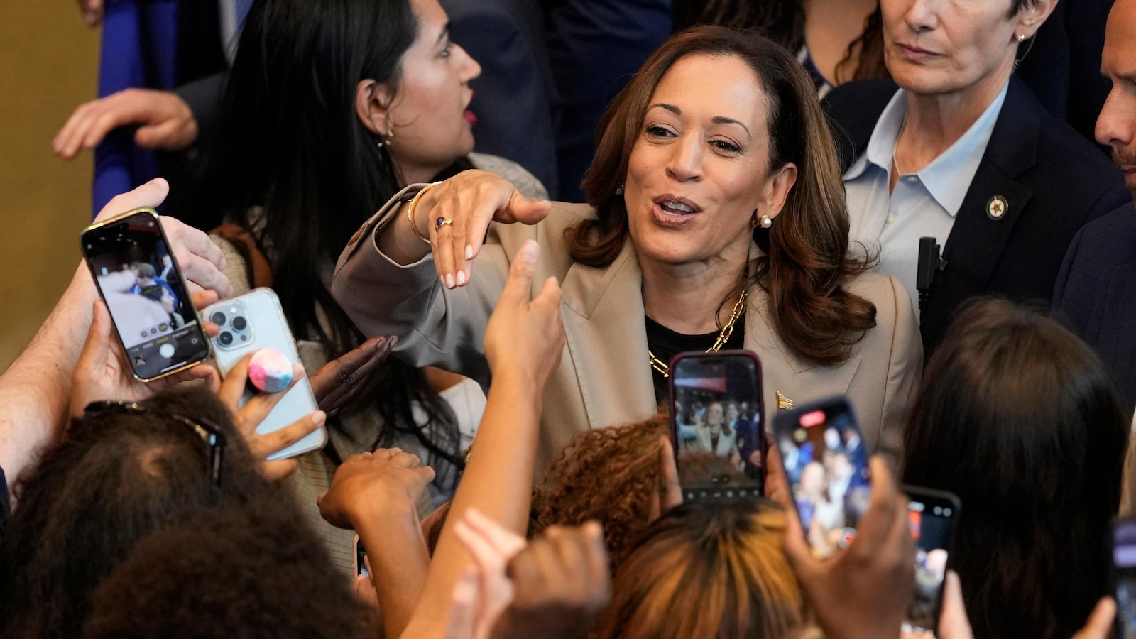 Harris aims to blunt Trump’s economic attacks by proposing new tax breaks in a bid to lower costs