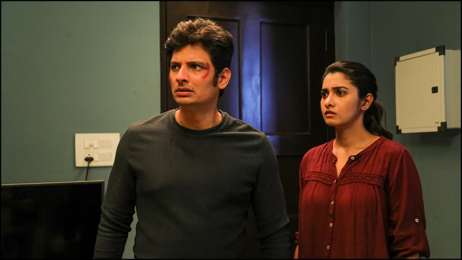 Black movie review: Jiiva, Priya Bhavanishankar shine in a gripping, intriguing melange of genres | Movie-review News