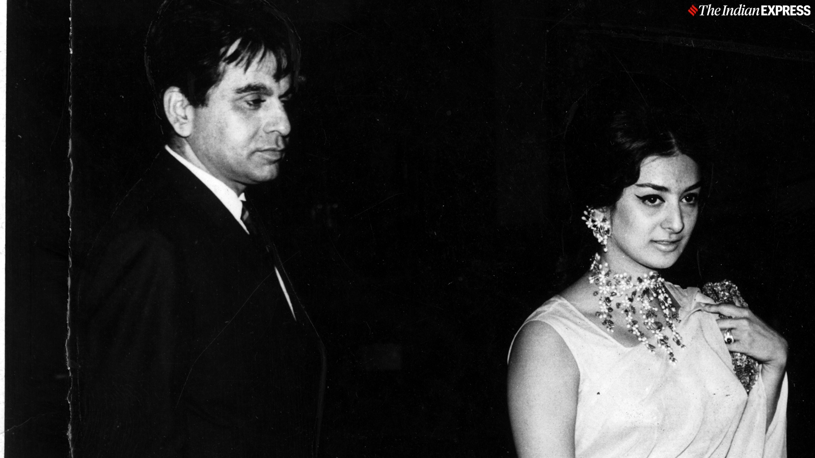 Dilip Kumar secretly married another woman after being with Saira Banu for 16 years, called it a ‘grave mistake’: ‘Can’t forgive myself…’ | Bollywood News