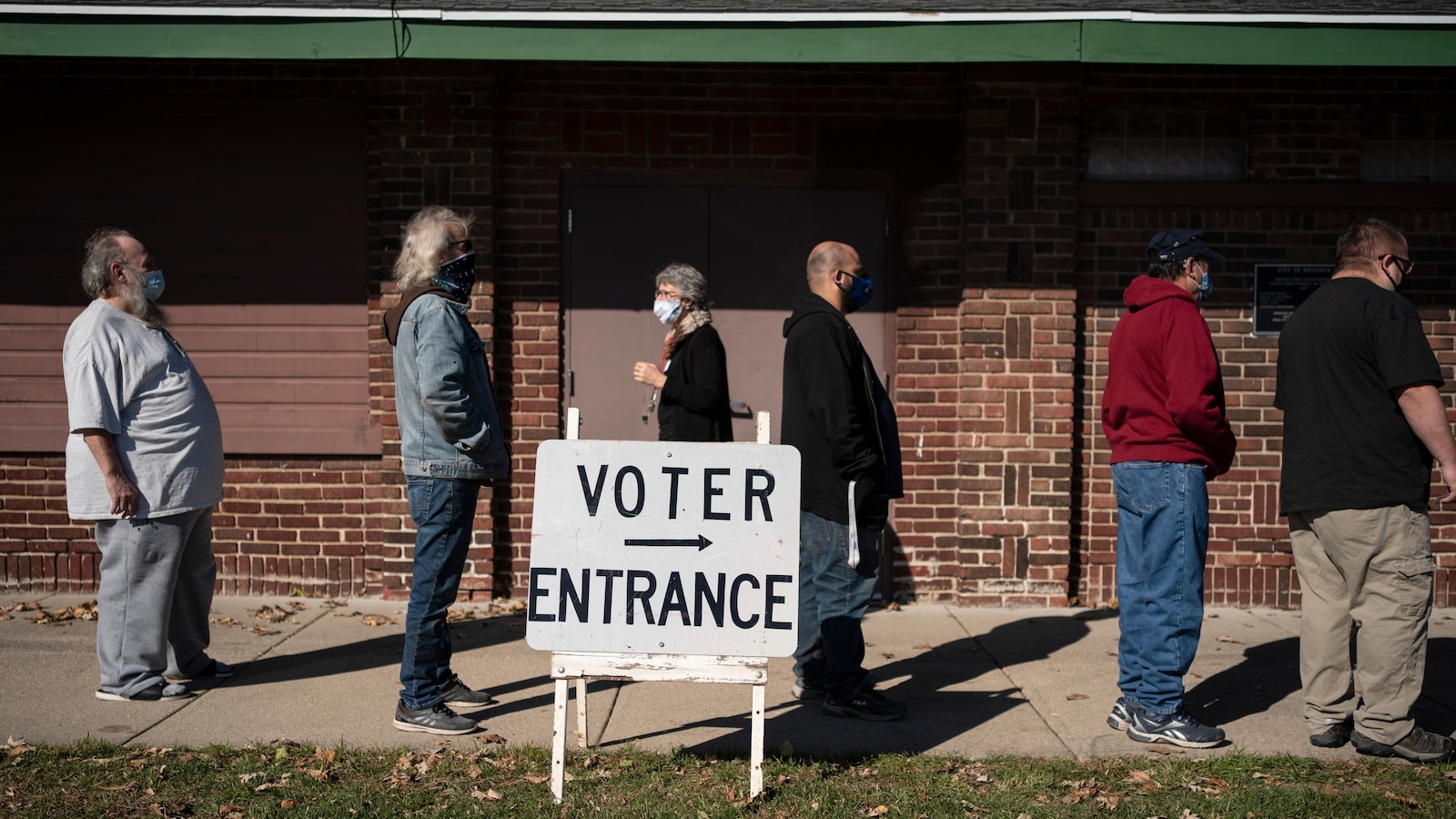 Voting rights groups seek investigation into Wisconsin text message