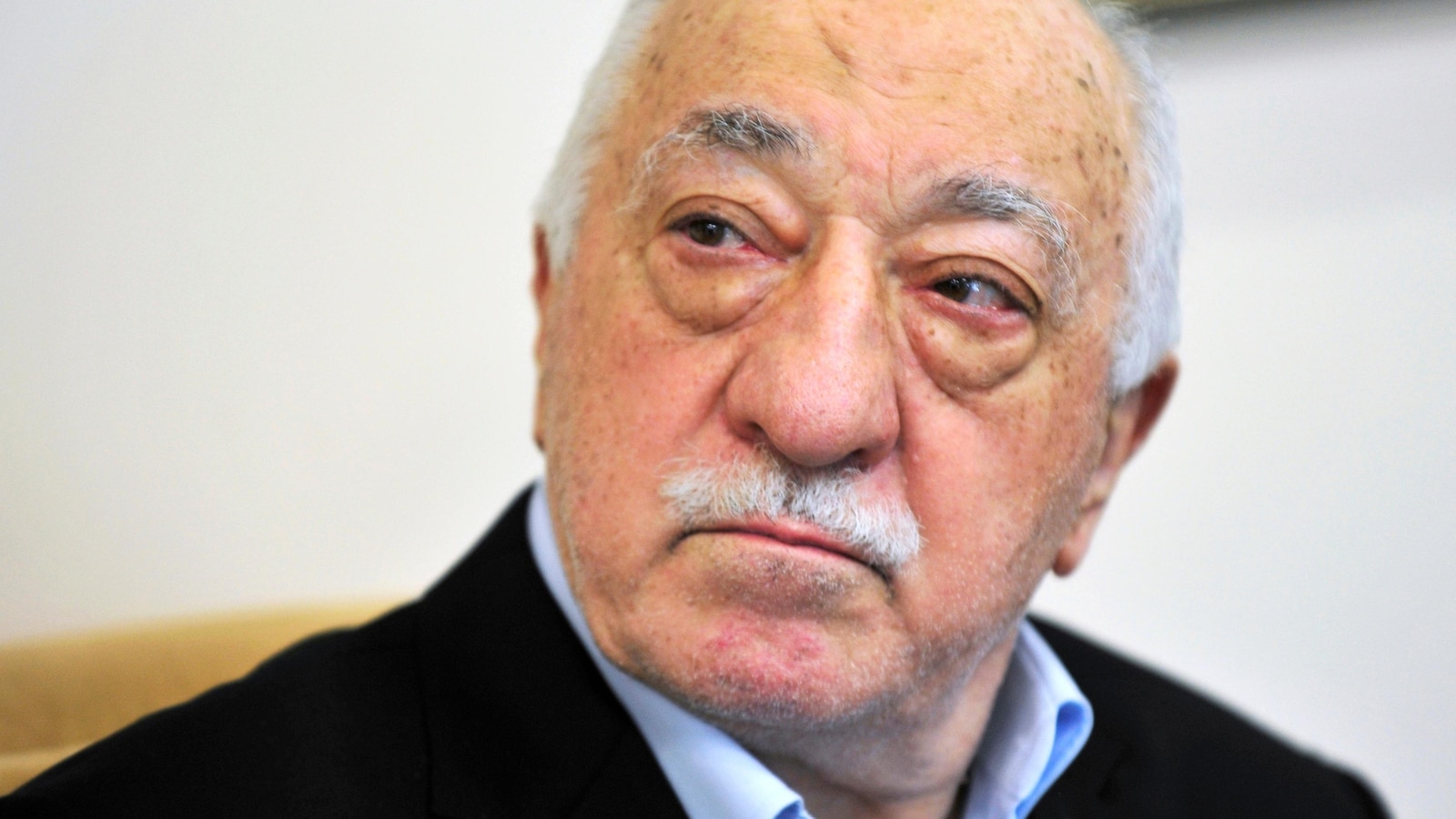 Mourners grieve Fethullah Gülen, a Turkish spiritual leader who died in US