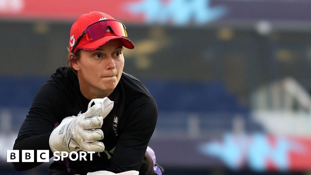 Amy Jones: The Blaze sign England wicketkeeper-batter for 2025 season