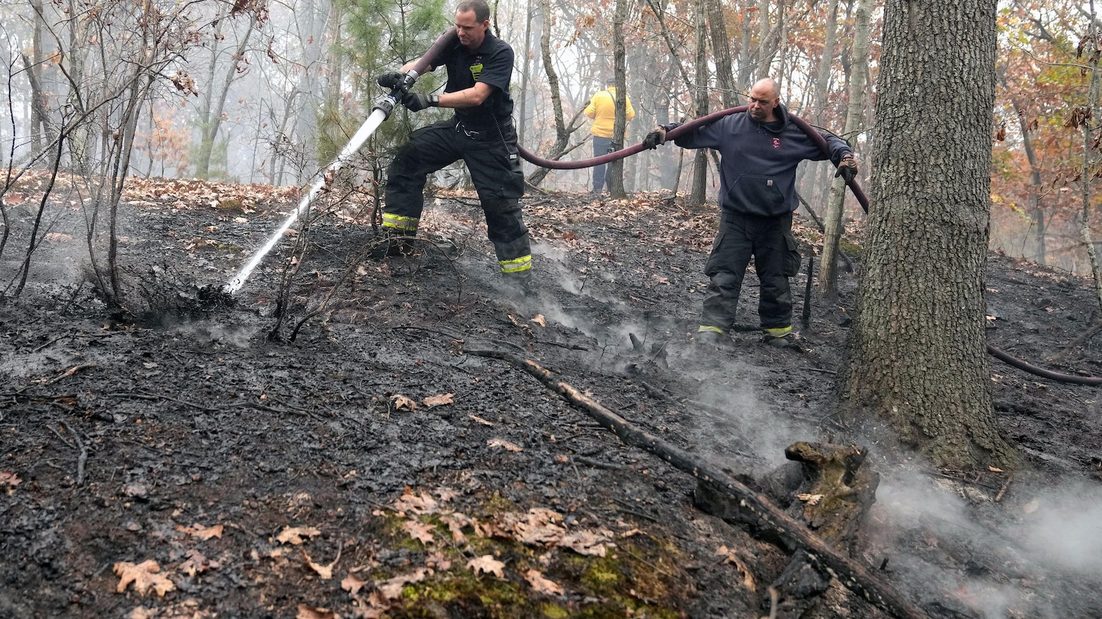 Massachusetts firefighters continue to battle stubborn brush fires across state